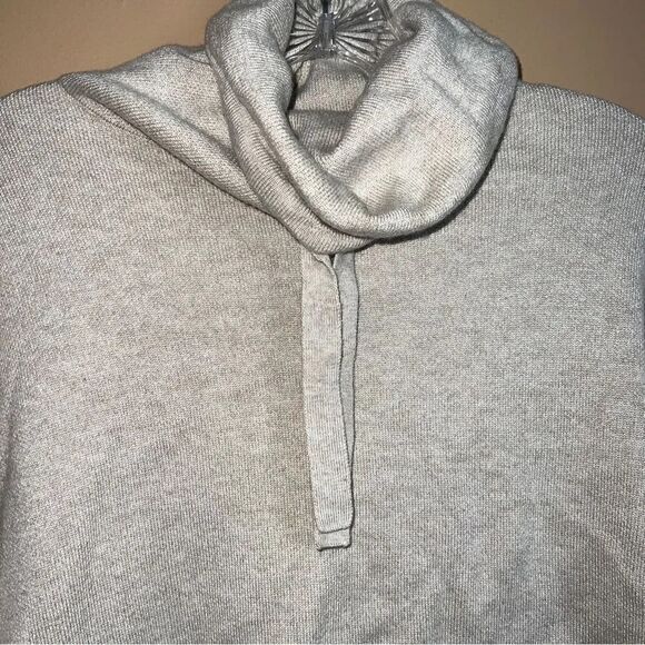 Universal Thread Tan Cowl Neck Pullover Sweater Size Small - Picture 3 of 10